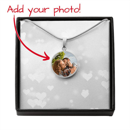 Personalized Photo Necklace - Capture Memories Forever with Our Personalized Picture Necklace - A Stunning Keepsake!